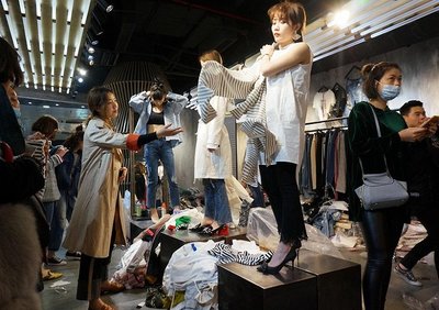 【特寫】服裝批發城會消失么?我們去離阿里巴巴最近的杭州四季青看了看